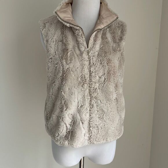 Faux Fur Vest lined made by eight sixty size XS - Picture 1 of 7